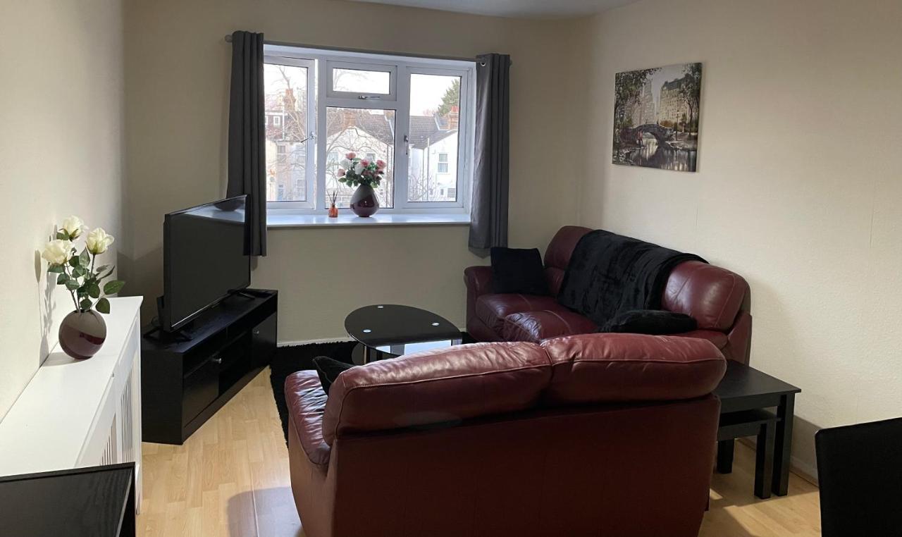 Nnk Air Bnb Enfield Exterior foto