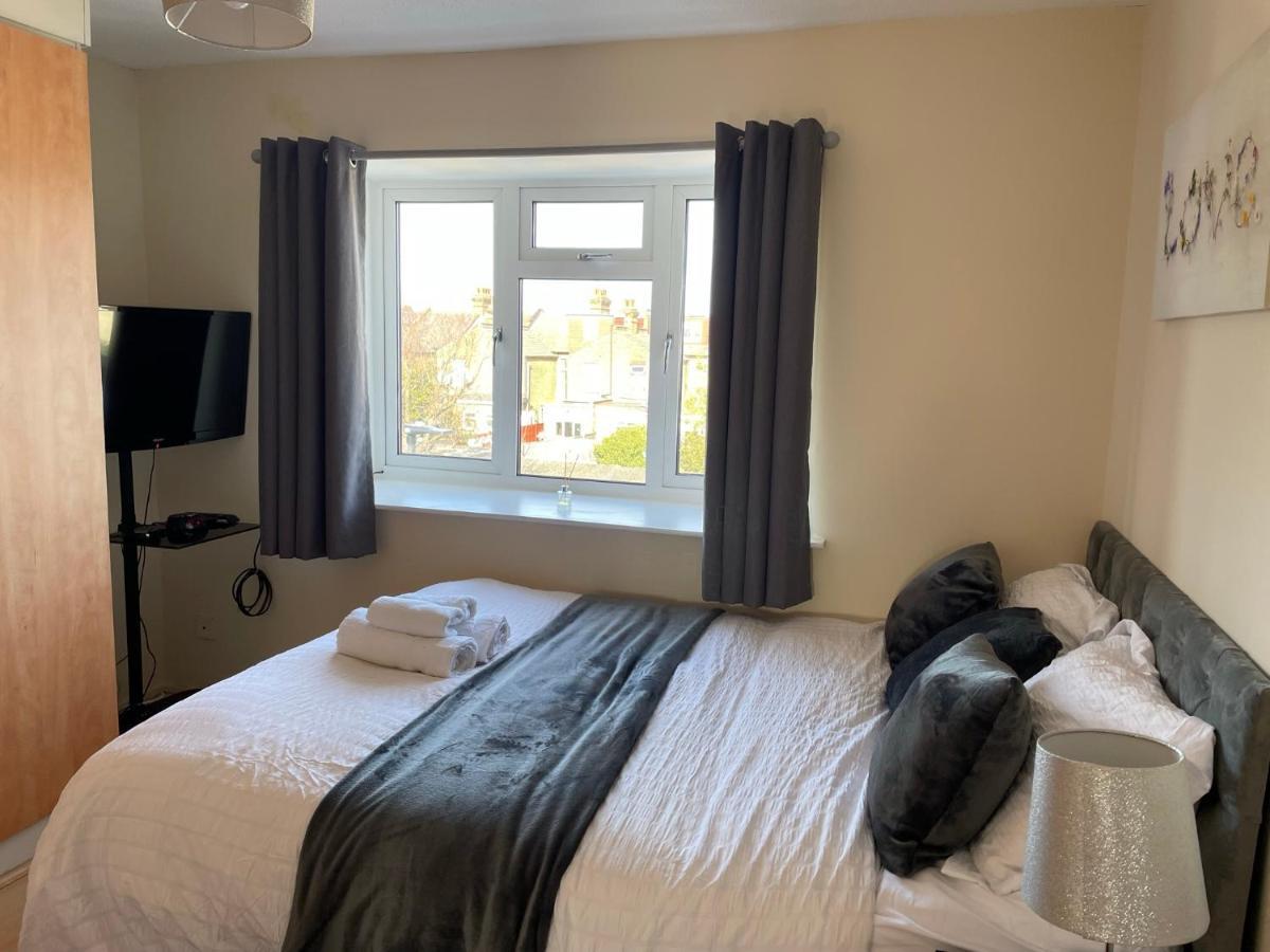 Nnk Air Bnb Enfield Exterior foto